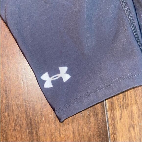 Under Armour Ladies Compression Shorts - Picture 3 of 4